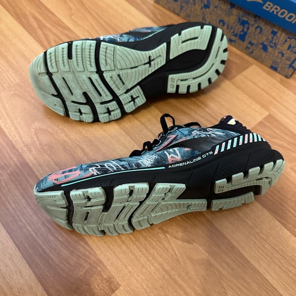 Brooks Adrenaline GTS 22 Women’s size 8.5 - Picture 5 of 7